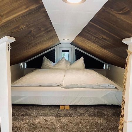 Tiny House Ems Im Pier9 Tiny House Hotel Hamm  Extérieur photo